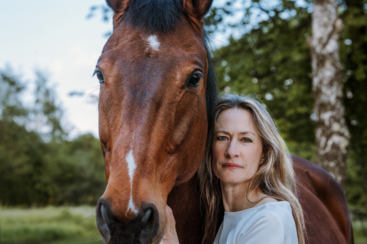 Futterberaterin Kathrin Aretz mit ihrem Pferd